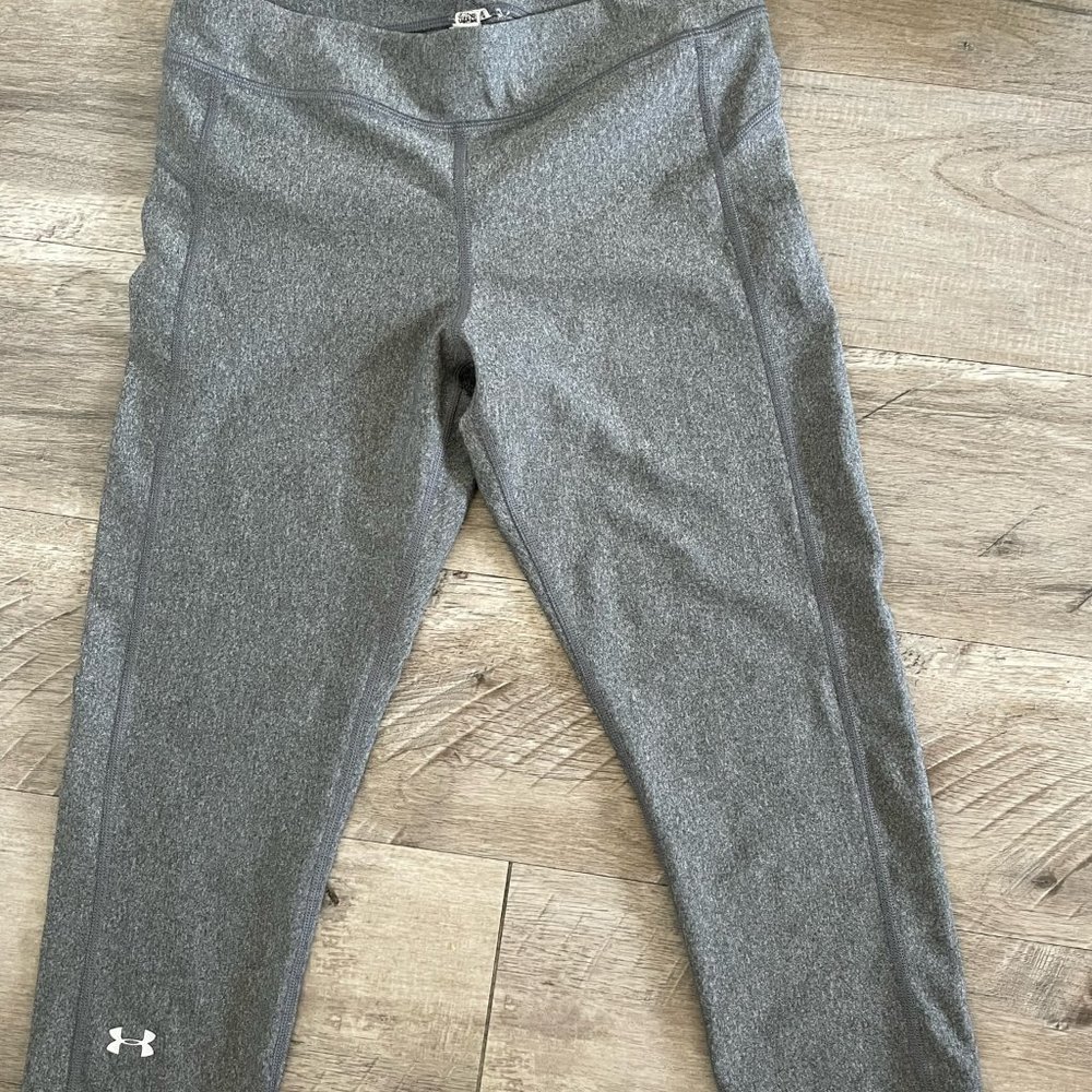 Under Armour Grey Cropped Leggings Size Small